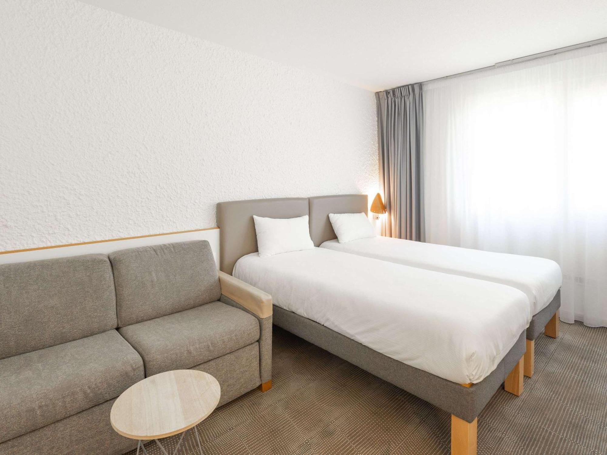 Novotel Nord Autoroute Du Soleil 4* Mâcon