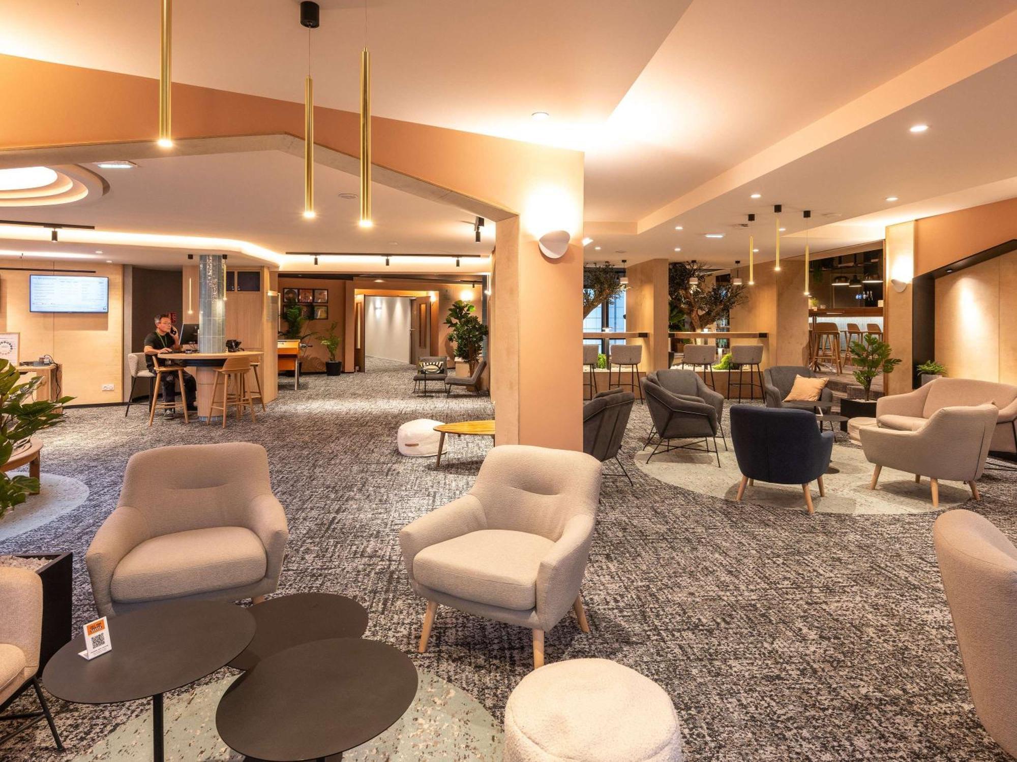Novotel Nord Autoroute Du Soleil Mâcon