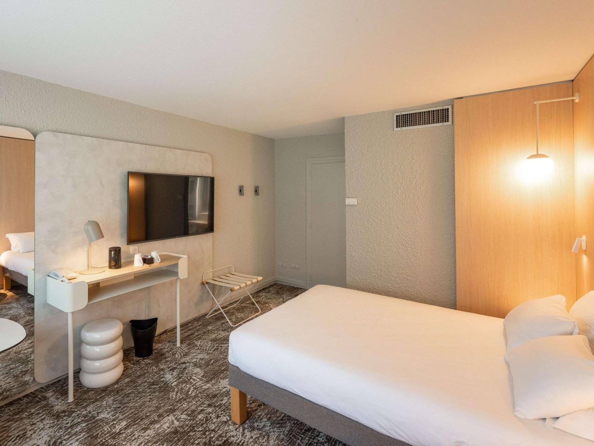 Novotel Nord Autoroute Du Soleil Hotel Mâcon