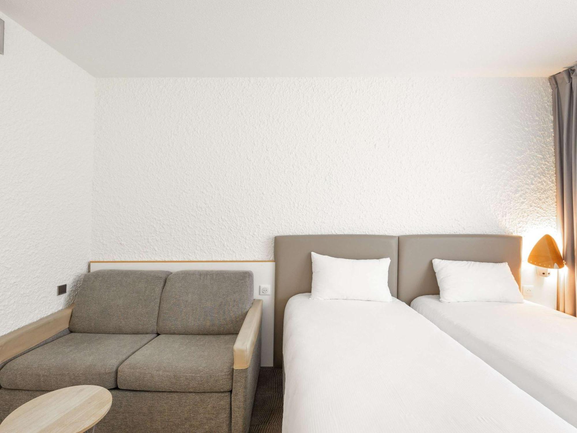 Novotel Nord Autoroute Du Soleil Hotel Mâcon