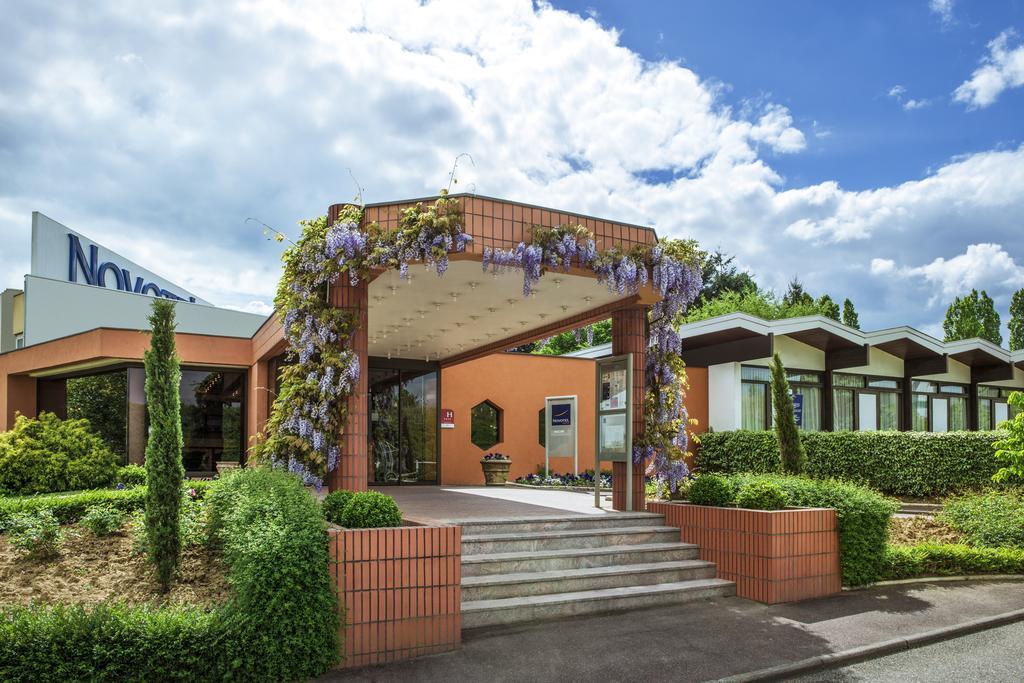 Hotel Novotel Nord Autoroute Du Soleil 4*
